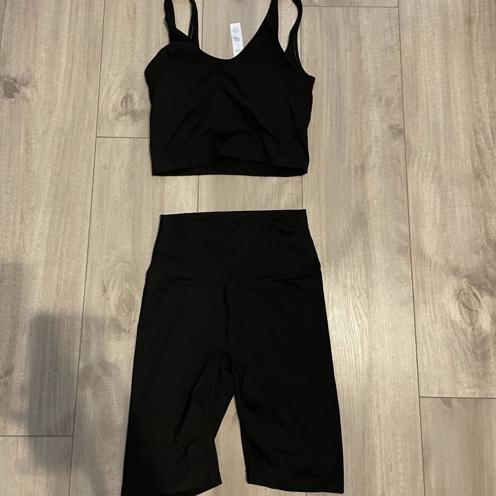 Lululemon Top and bottom workout set size 4